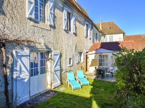 Montfaucon House | Vintage Retreat in Montfaucon