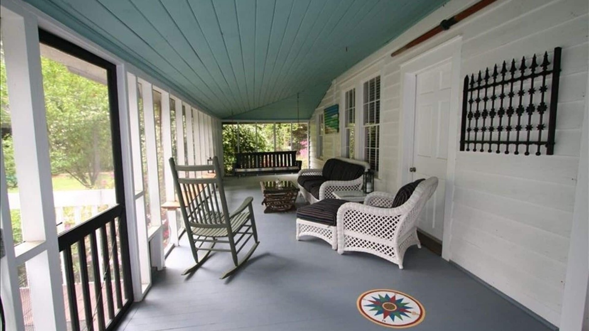 Okatie Cottage | Vintage River Cottage on the Okatie River Between Beaufort Bluffton