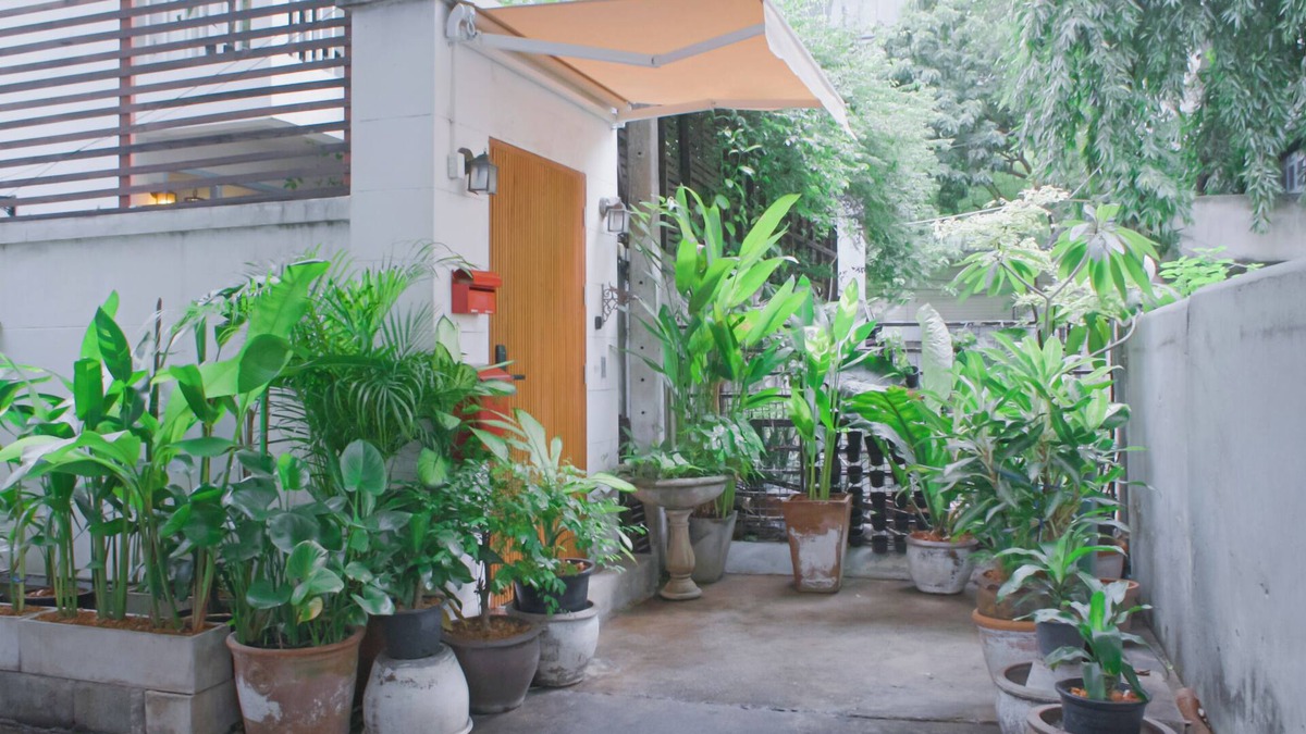 Bang Rak House | Vintage-style Bangkok house, 1-min walk to BTS