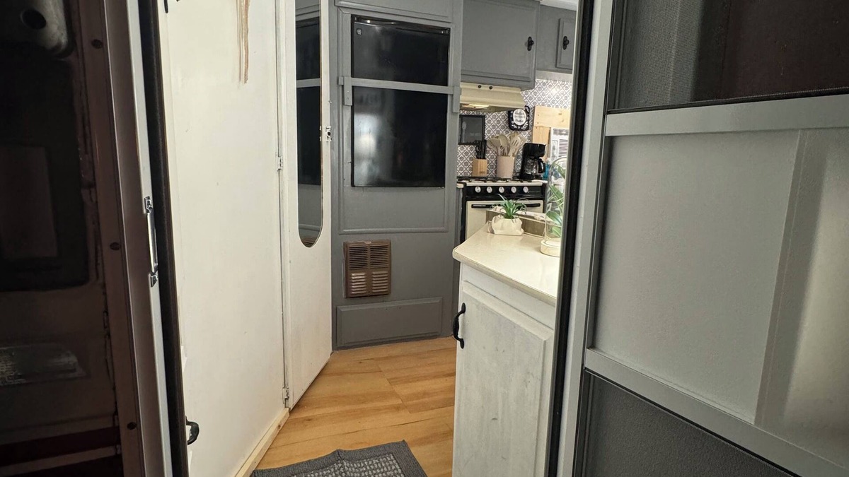 Stover House | Vintage Vibes: Quaint Camper Escape