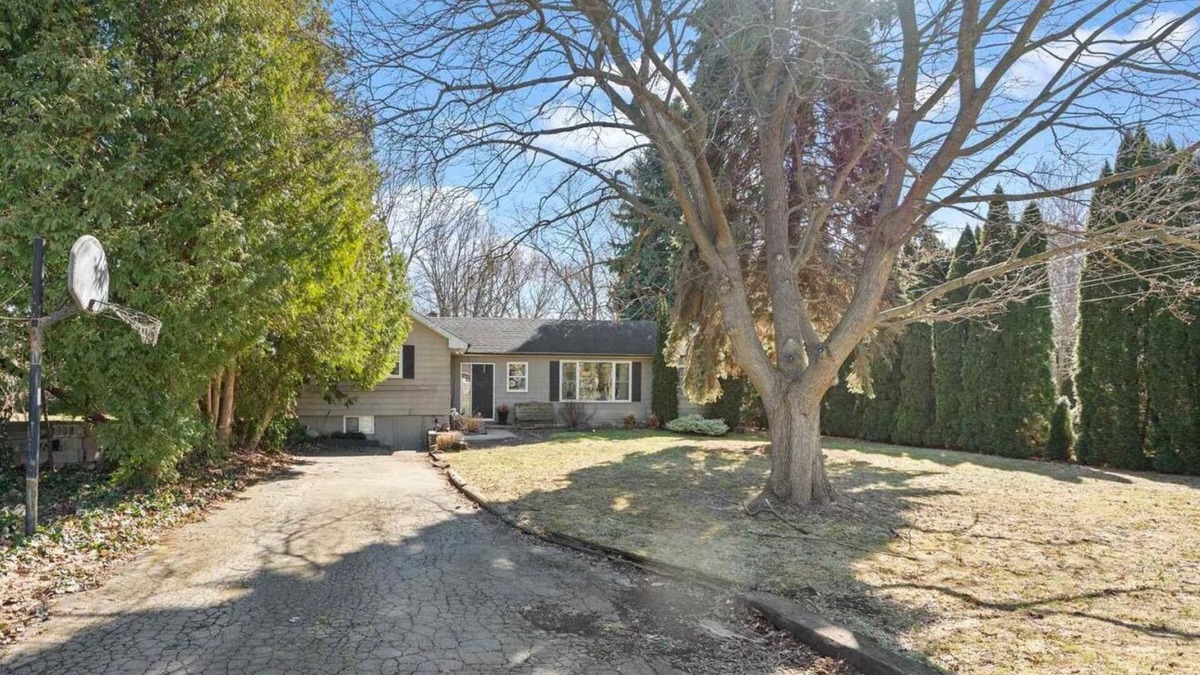 Niagara-on-the-Lake Cottage | Vintage Wine Time in the heart of wine country!