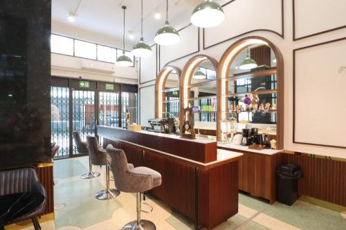 Rong Muang Hotel | Vintana Siam Bangkok Hotel