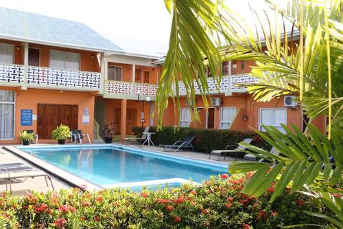 Lowlands Hotel | Viola's Place
