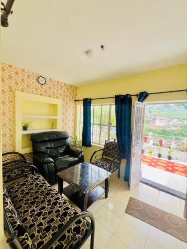 Thalayathimund Hotel | Violet Residency Ooty
