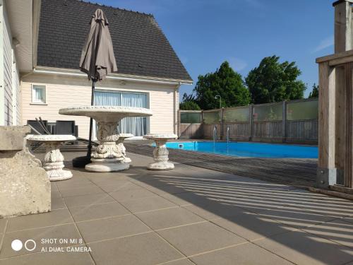 Leulinghen-Bernes Bed & Breakfast | Violette et Bruno