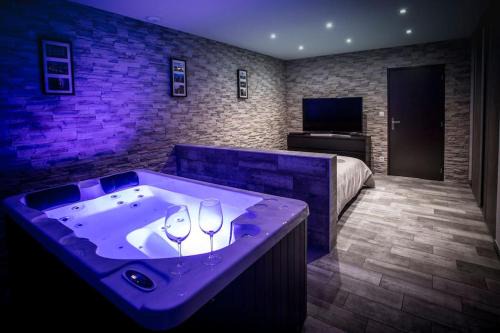 Fauverney Apartment | VIP 1 Loft avec spa privatif à 10 min de Dijon