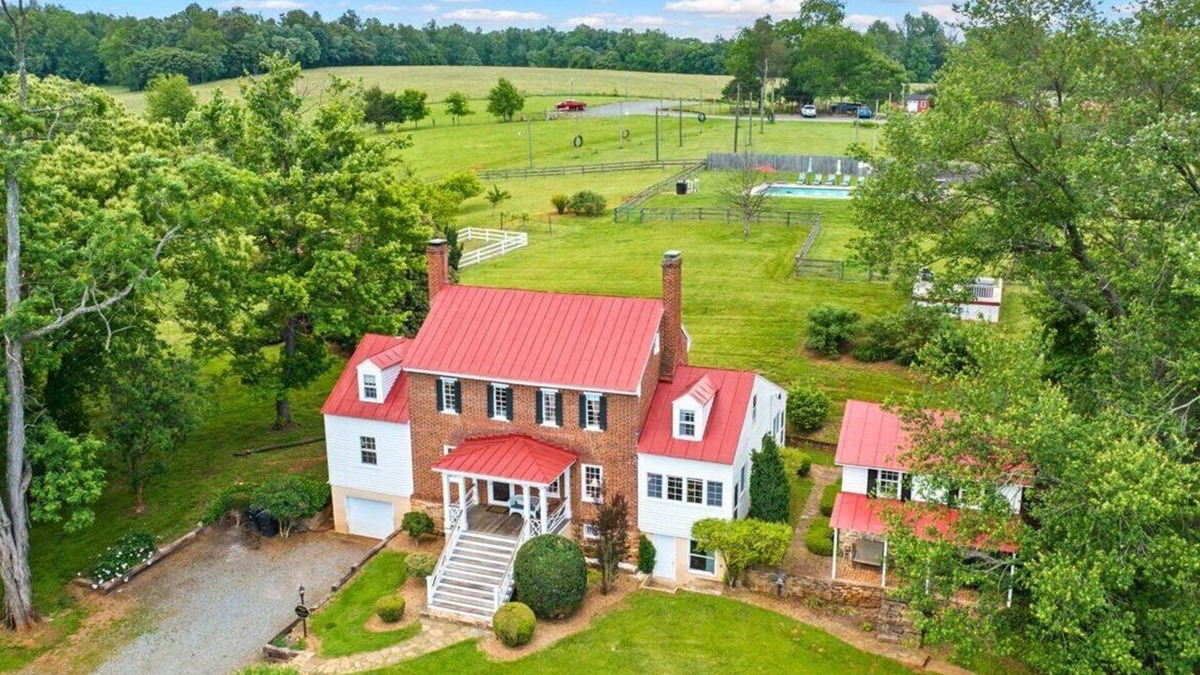 Madison Other | VIP Brewery Manor, Sleeps 10, Private Hot Tub