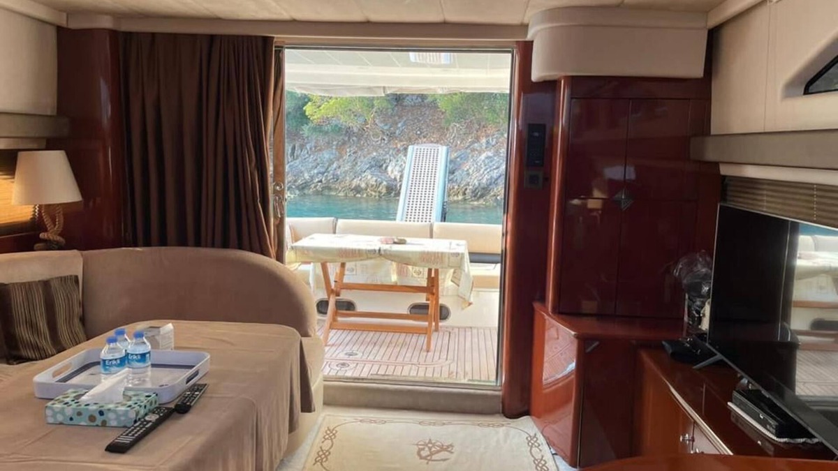 Alanya Boat Rental | Vip charter on 50 ft yacht tailored to your dream vacation on Mediterranean !!!