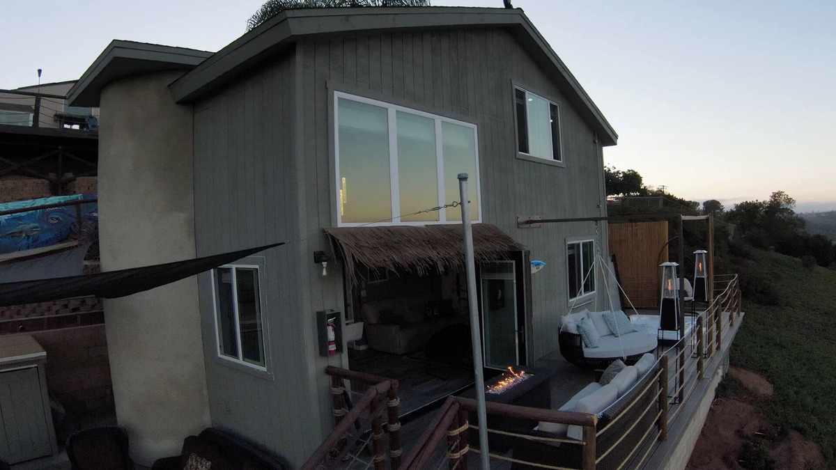Bay Park Villa | VIP Couples retreat, very romantic get away with a Private Deck and Jacuzzi