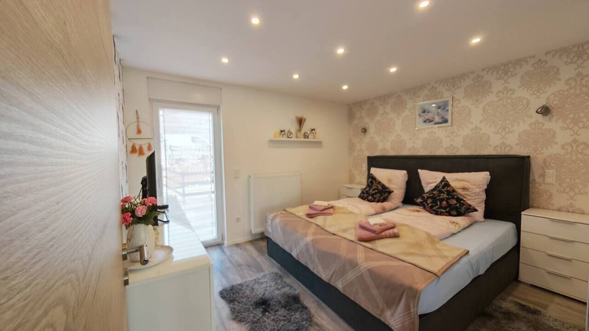 Wiesloch Apartment | ❤ VipStay Your stylish 66m2 suite with terrace, free parking, Wi-Fi, near Sap ❤