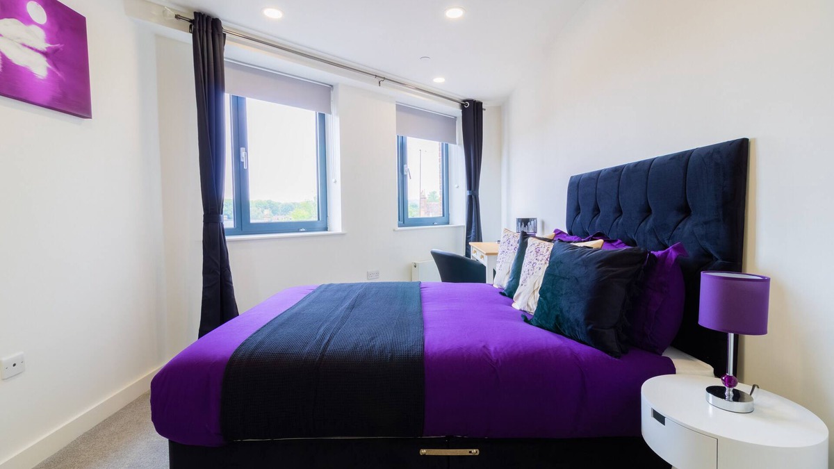 Bedford Apartment | Virexxa Bedford Centre - Alpha Suite - 2Bed Flat with Free Parking & Gym