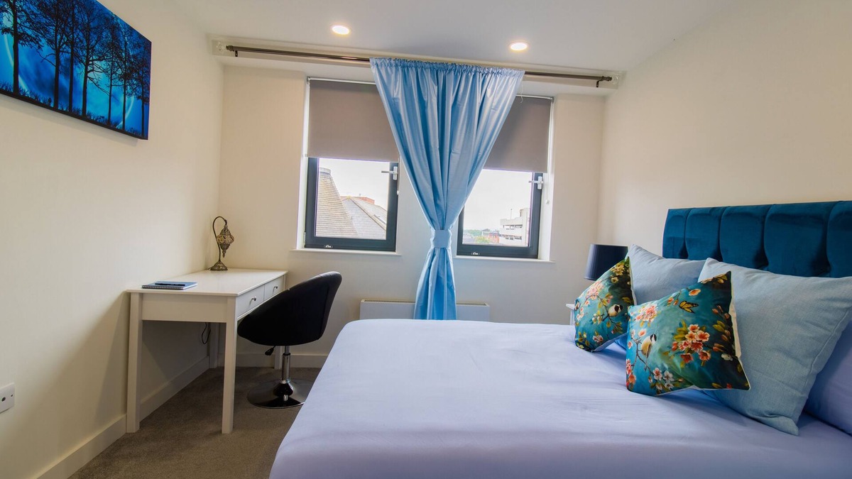 Bedford Apartment | Virexxa Bedford Centre - Executive Suite - 2Bed Flat with Free Parking & Gym