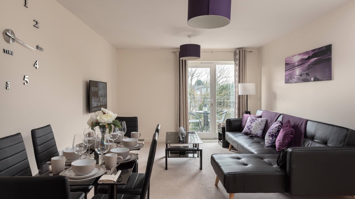 Fenny Stratford Apartment | Virexxa Bletchley - Executive Suite - 2Bed Flat with Free Parking
