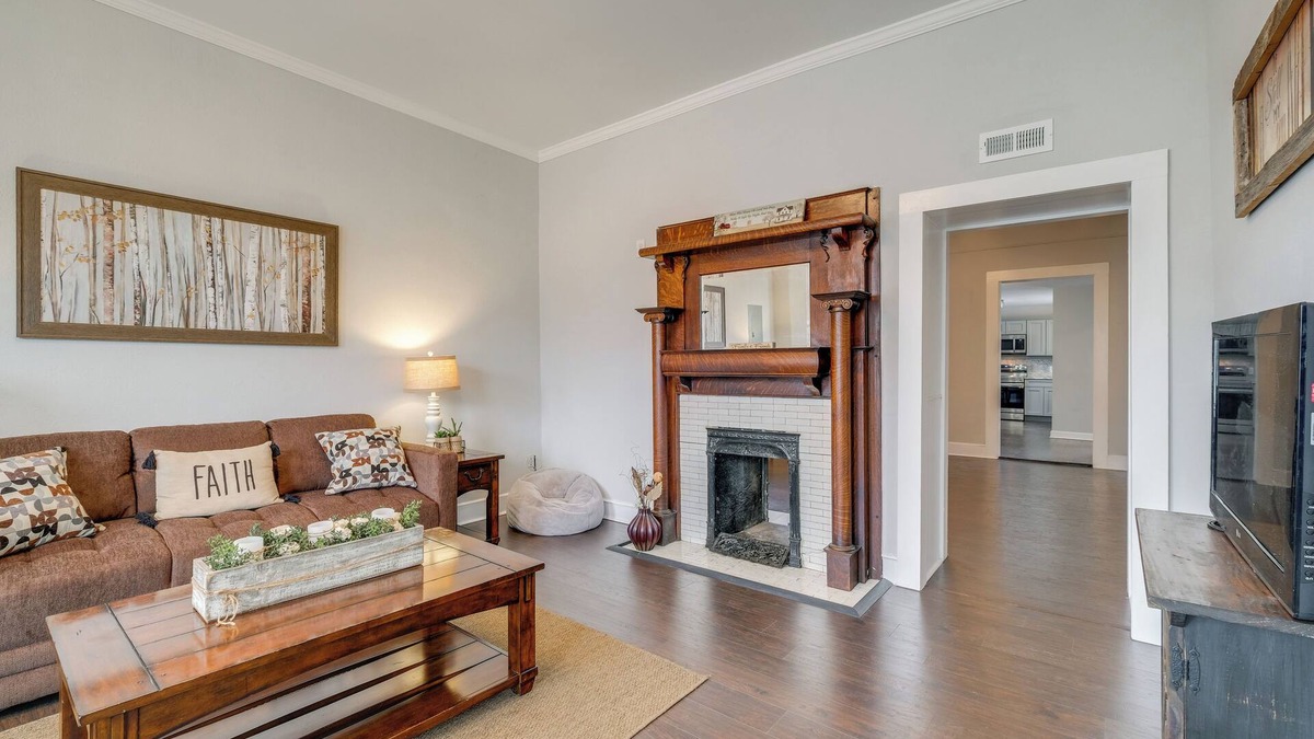 Clifton Forge West House | Virginia Getaway Near Douthat State Park