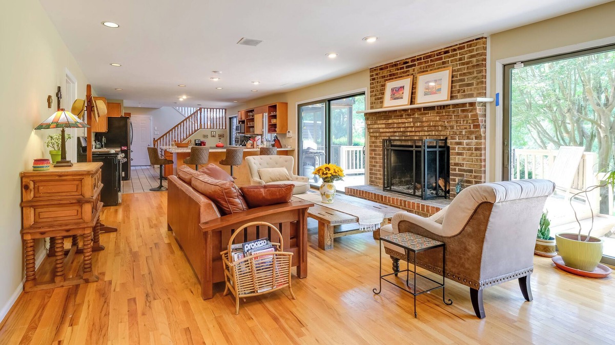 Cave Spring House | Virginia Retreat w/ Deck, 7 Mi to Downtown Roanoke
