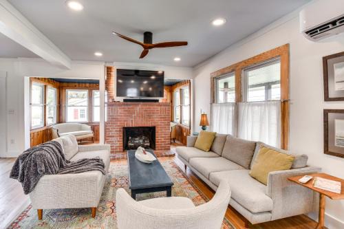 Wachapreague House | Virginia Retreat with Porch and Grill, Near Beaches!
