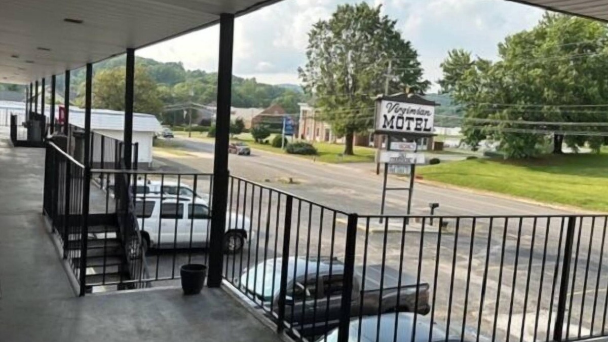 Stuart Hotel | Virginian Motel