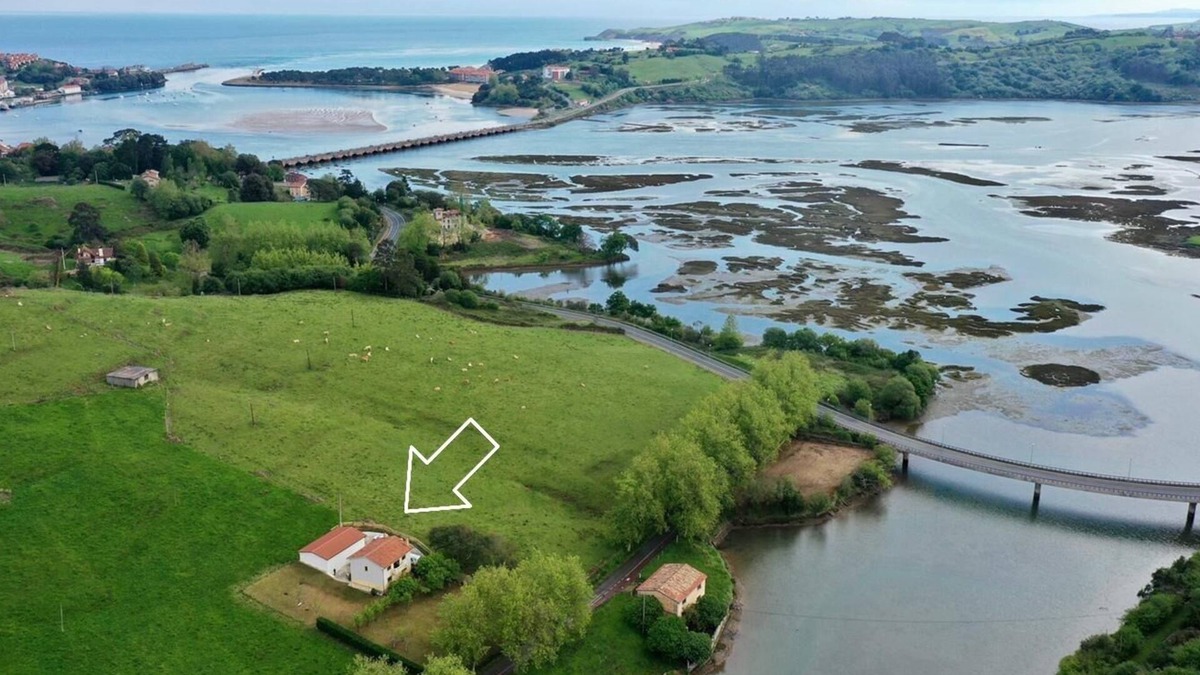 San Vicente de la Barquera Cottage | Vistas a la Bahía de San Vicente, Picos de Europa & BBQ