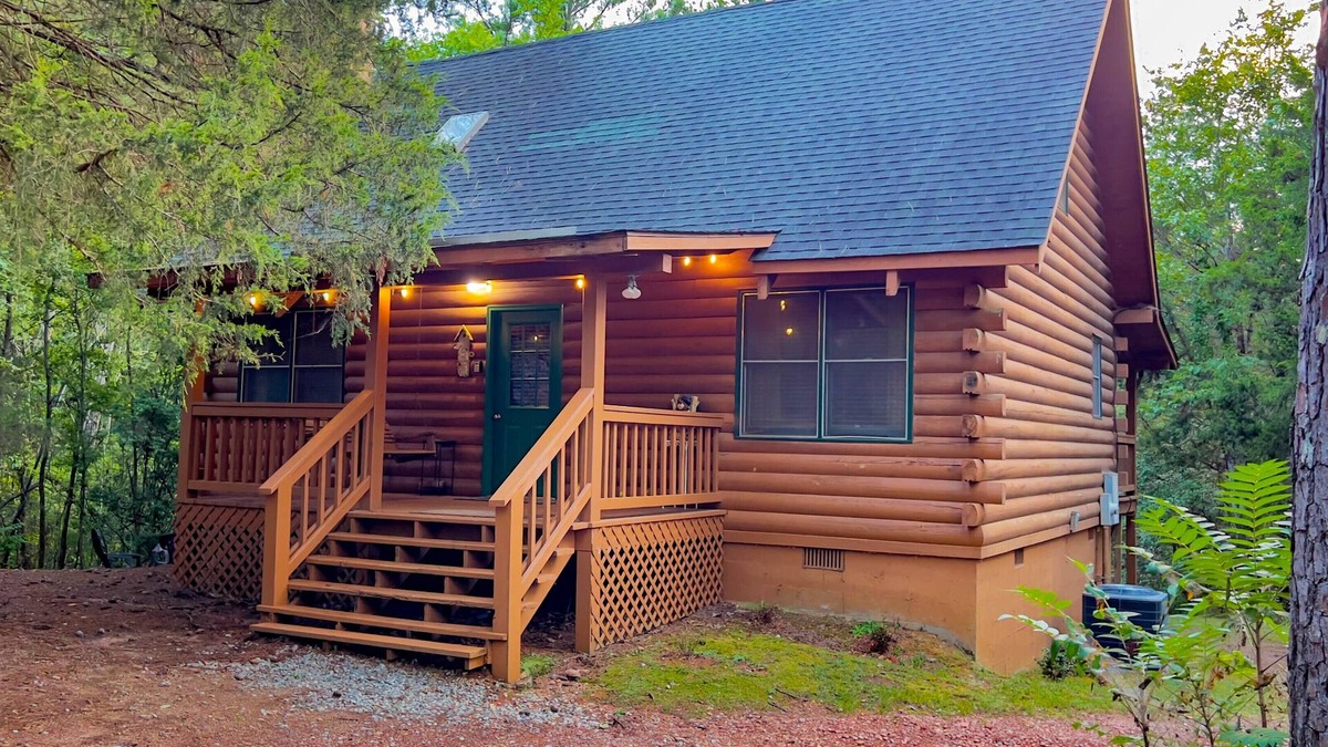Warm Springs Cabin | Visit Callaway's Pumpkins and Fantasy in Lights with us at Pike's Peak!