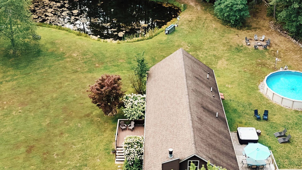 Cairo House | Visit Chill House: 15 miles from Windham. Hot Tub & Ping Pong!