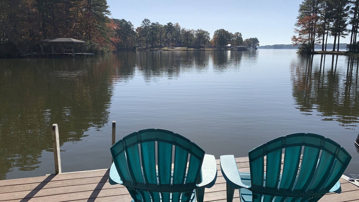 Henrico House | Visit The Good Life on Lake Gaston! 5 bedrooms with kayaks, SUPs, pedal boat.