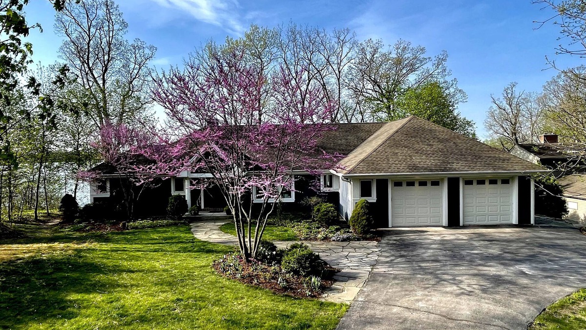 Eagle Lake House | Vista Del Lago Lakefront 4BDR Home