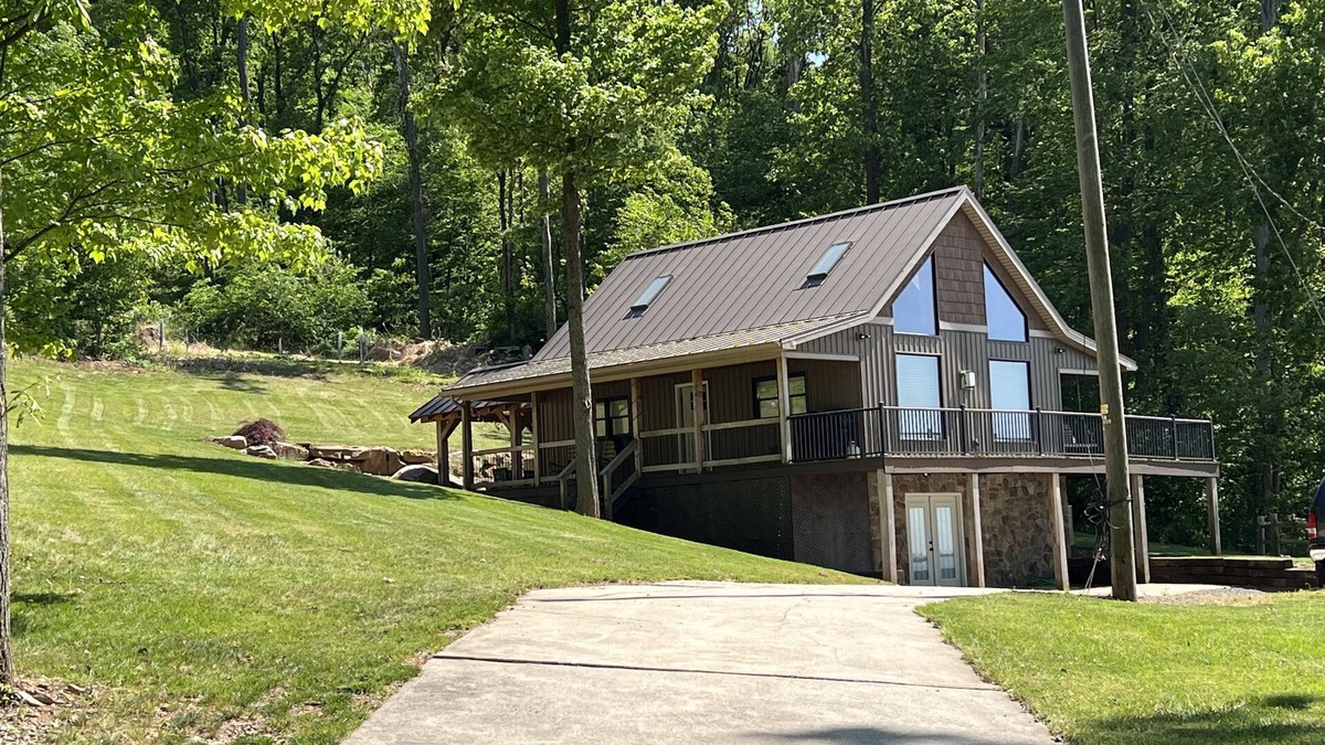 Pitman Cabin | Vista Getaway - Secluded country cabin, with wrap around porch and patio