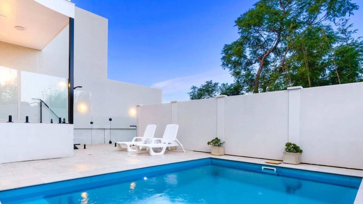 Kooringal House | Vista Heights - Contemporary Entertainer
