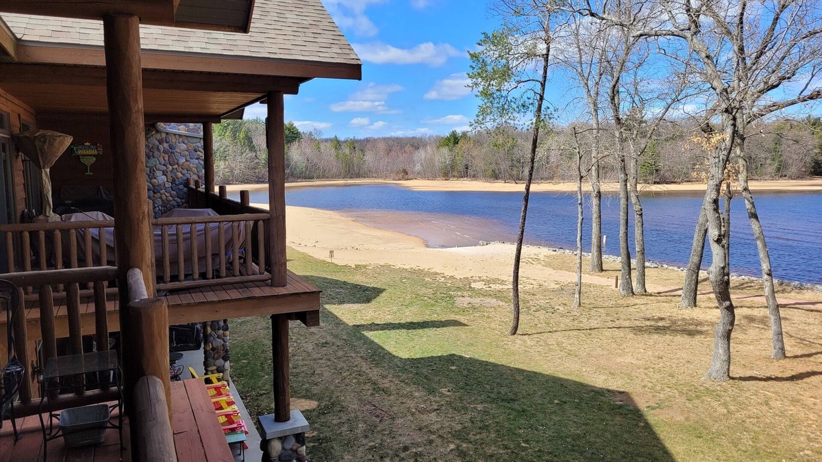 Mauston Condo | Vista on "The Rock!"