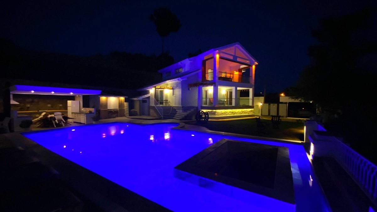 Ortaca Villa | Vista Royal 3 bedrooms all en-suite sheltered private pool
