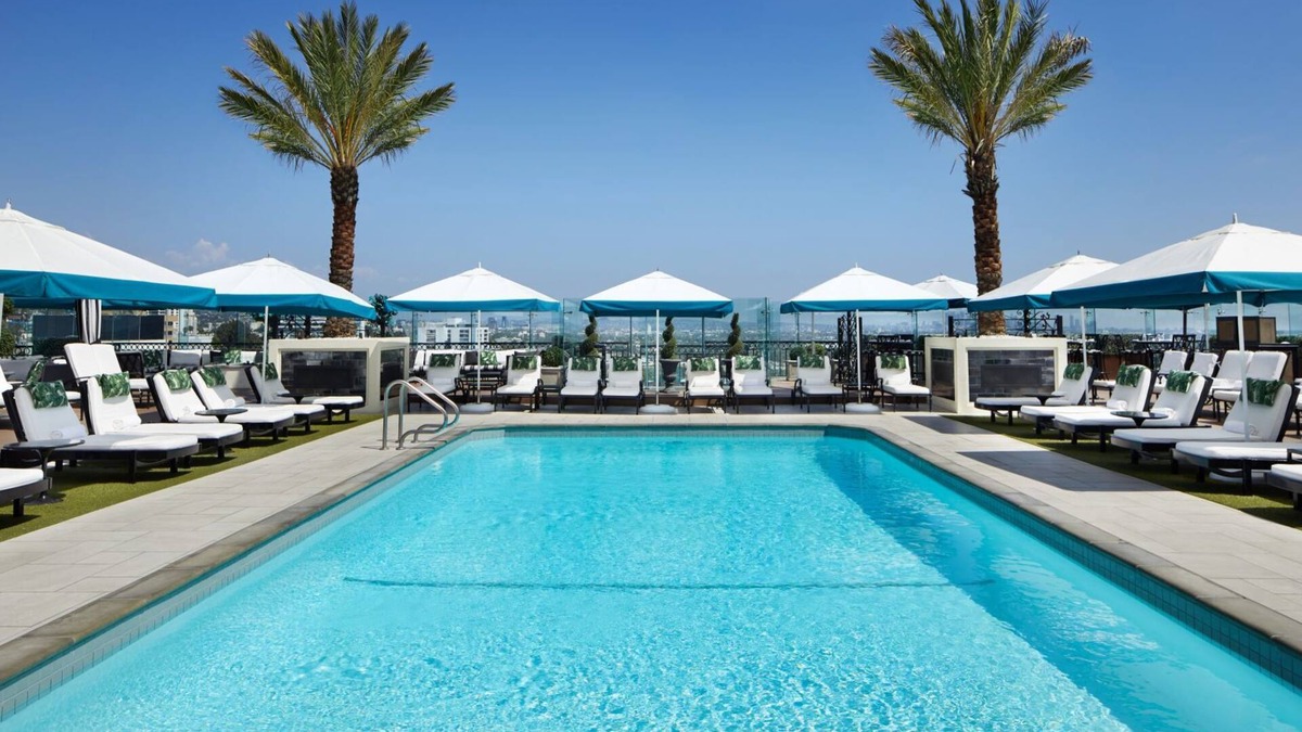 Norma Triangle Hotel | Vista Suite at The London West w/Private Balconies Near Beverly Hills Shopping