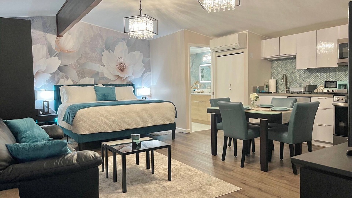 Northwest Bellevue Apartment | Vita Bella Luxury Studio 1king bed 1 sofabed