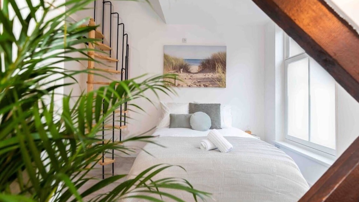 Scheveningen Badplaats Apartment | Vitamin Sea Double floor Loft next to the Beach