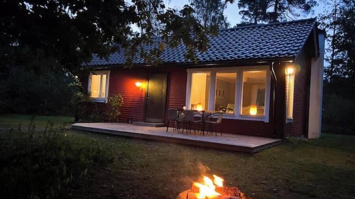 Vittsjo Cabin | Vittsjö Lakeside Retreat & Firepit