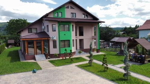 Valenii de Munte House | Viv House