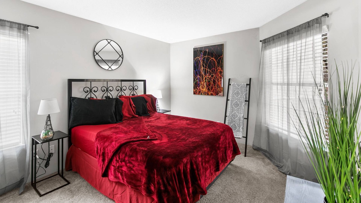 Crestline Heights Apartment | Vivacious cozy home away from home✨