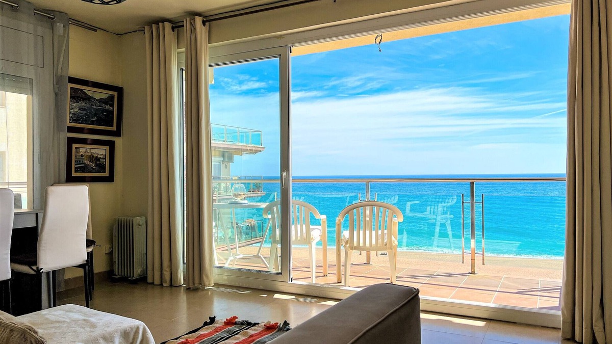Santa Susanna Apartment | Vivalidays Mar - Santa Susanna