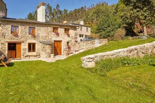Viveiro House | Viveiro Río Pedroso