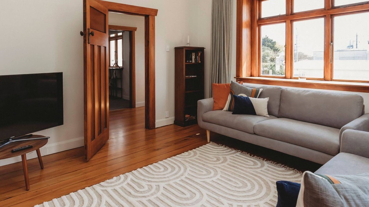New Plymouth Cottage | Vivian Cottage Central City