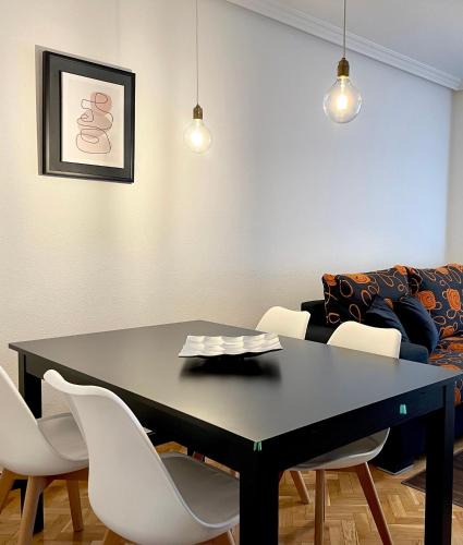 Salesas Apartment | Vivienda con Parking incluido - Zona Van Dyck