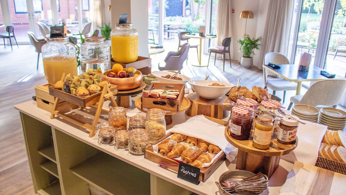 Corby Hotel | voco Rockingham Forest Corby by IHG