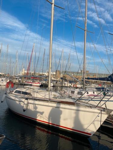 Cherbourg-en-Cotentin Boat Rental | Voilier Miraflores