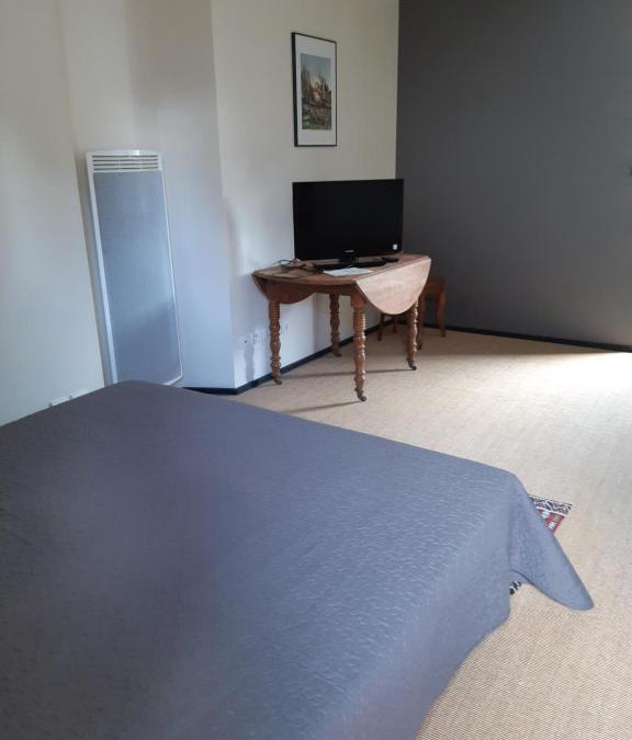 Neuvy-sur-Barangeon Bed & Breakfast | Volets rouges