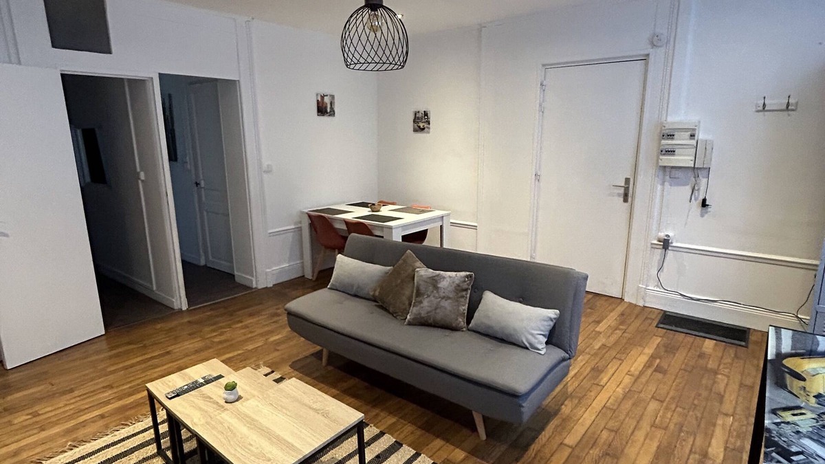 Saint-Quentin Apartment | Voltaire 1 Chez Adrien