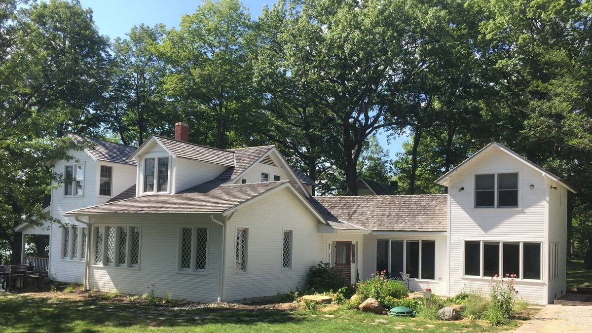 Culver House | Vonnegut House Sleeps 16 Summer/ 6 Winter - East Shore Lake Maxinkuckee Academy