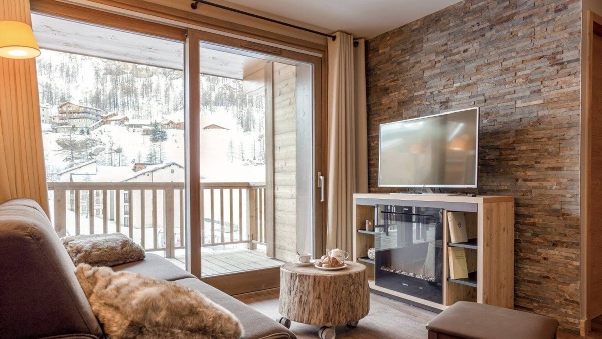 Les Boisses Condo | Vos Prochaines Vacances de Ski | Chambre Confortable avec une Cheminée + Parfait pour les Skieurs