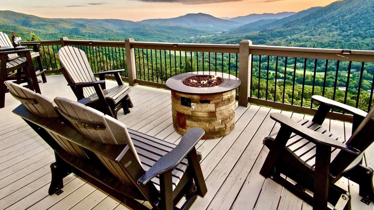 Frank Cabin | Voted "BEST VIEWS" - Private 6 Acres - High Demand Area! - Surrounded by Forest!