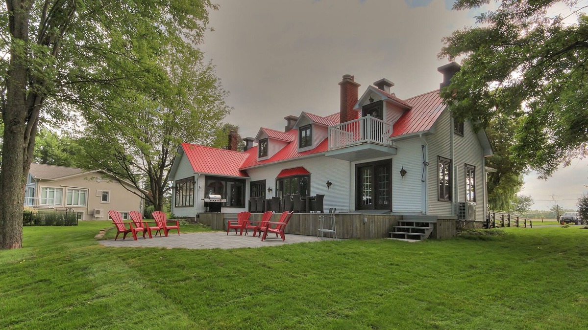 Saint-Charles-sur-Richelieu House | Vrbo Property