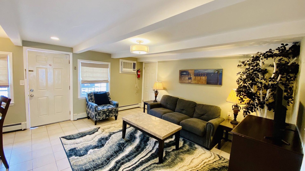 Seaside Heights Apartment | VRBO PREMIER HOST LISTING - 1 BR SUITE- SLP 4 - TWO POOLS. Full Kit & Liv Rm