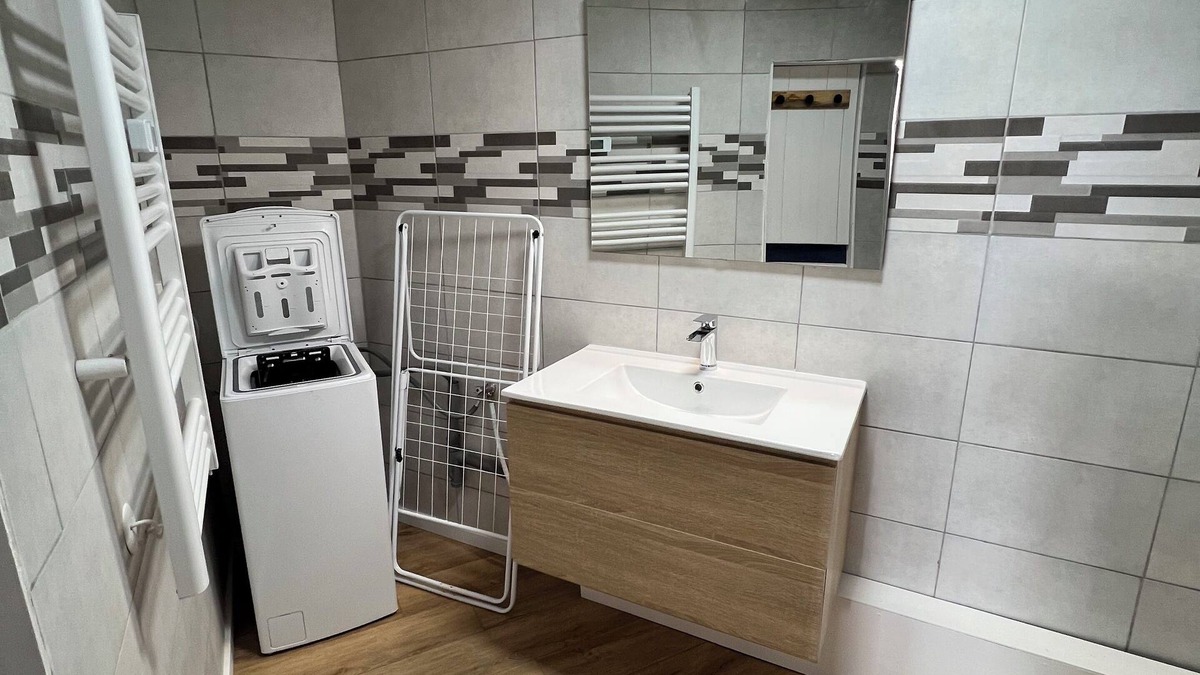 Ouzouer-sur-Trezee Apartment | Vrbo Property